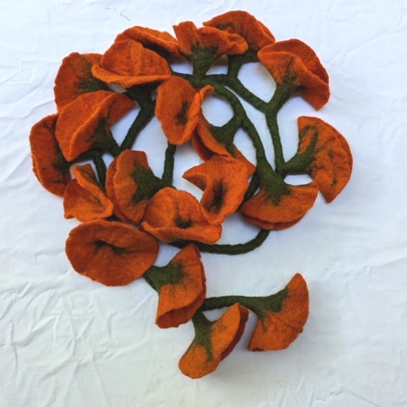🧡 FLOWER SCARF! - Picture 8 of 8